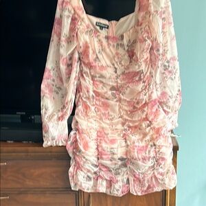 Pink Floral Dress 👗 with shirred flounce Sleeves w/pearl buttons LS- size L